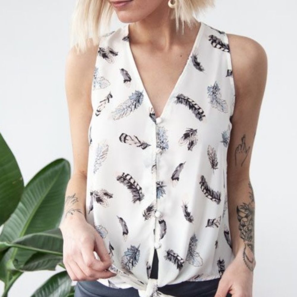 Veronica M Kimora Feather Print Button Dow…